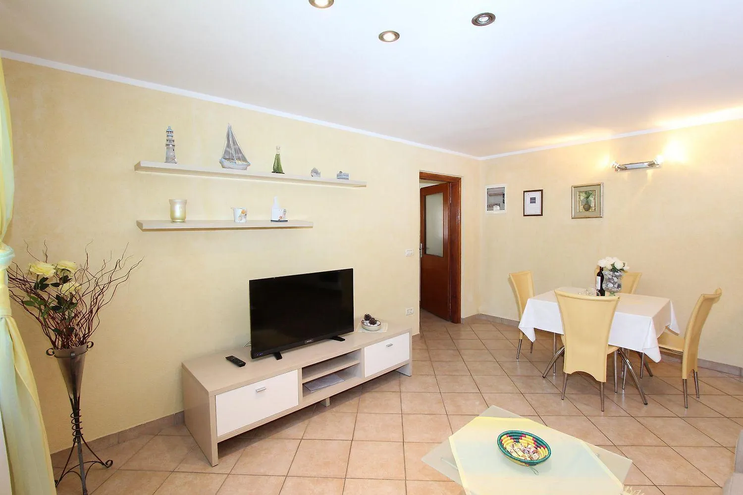 Cozy Apartment Nur 600 Meter Zum Strand Mit Grill, Privater Terrasse, Waschmaschine Rovinj Croatia