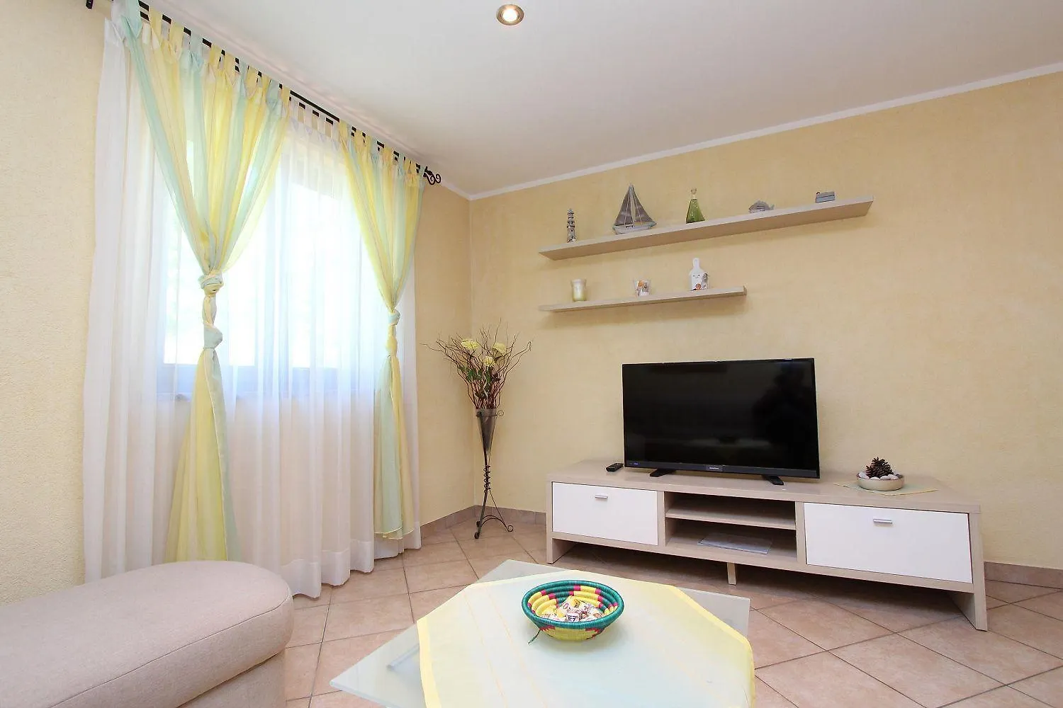 Cozy Apartment Nur 600 Meter Zum Strand Mit Grill, Privater Terrasse, Waschmaschine Rovinj