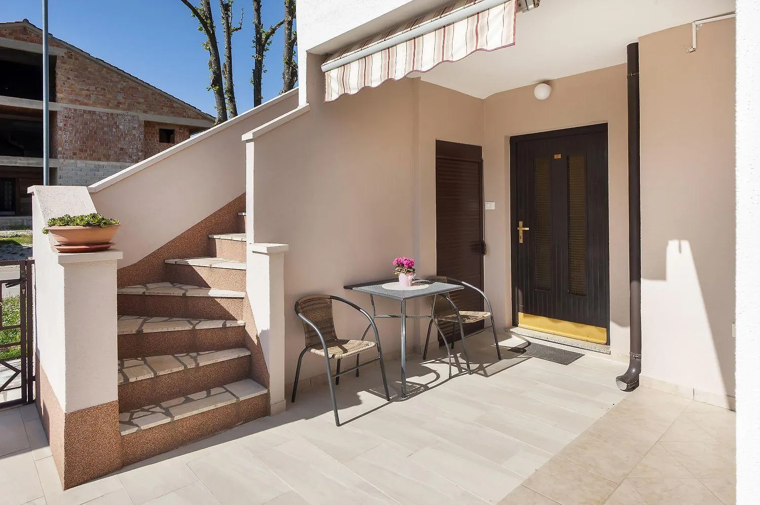 Cozy Apartment Nur 600 Meter Zum Strand Mit Grill, Privater Terrasse, Waschmaschine Rovinj